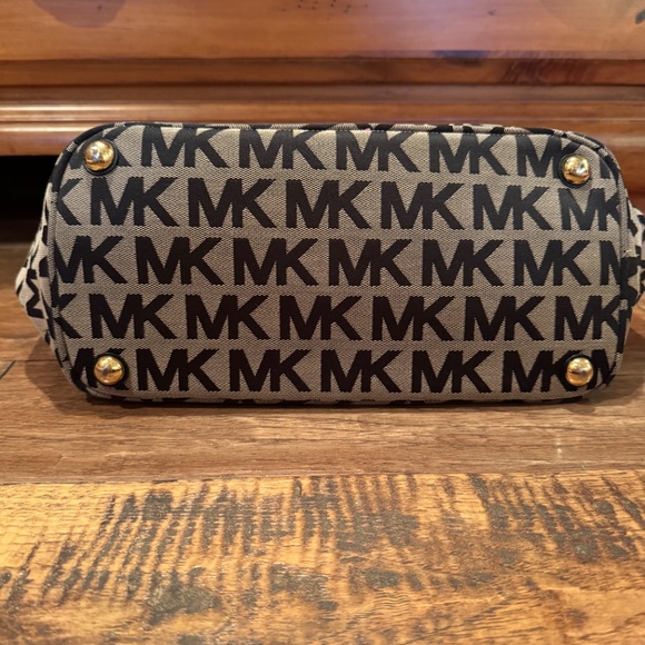 Michaels Kors Signature Logo Shoulder Bag - Picture 2 of 4